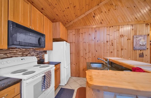 Hawks House | Secluded Lakefront Homes! Sleeps12 w/amazing views