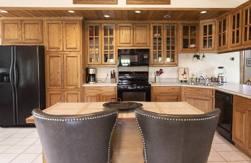 Lake Whitney House | Secluded Lakehouse w/Private Cove Access | Foosball & Basketball Court | Family Retreat