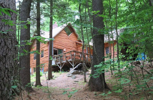 Sandwich Cabin | Secluded, Lakeside Log Cabin on Squam Lake with private dock