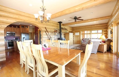 Granby House | Secluded Log Home with Mountain View