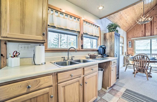 Hawks Cottage | Secluded Lost Lake Cottage w/Spacious Loft!