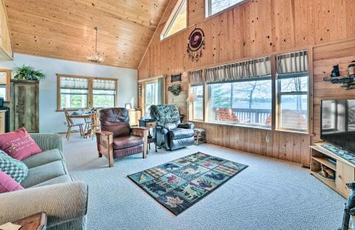 Hawks House | Secluded Lost Lake Cottage with Spacious Loft!