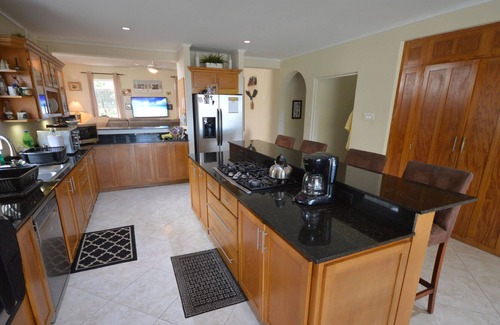 Christie Villa | Secluded luxury 5 bed villa in the trees- pool/gym