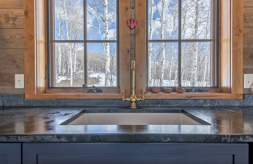Wayan Cabin | Secluded Luxury Cabin near Star Valley, Wyoming