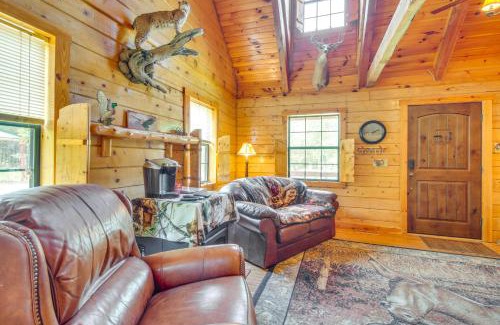 Oakland House | Secluded Oakland Cabin with Private Yard!