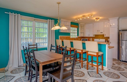 Chupacallos House | Secluded OCEAN VIEW 2 bed 2 bath Home, convenient to Ceiba Ferry. King and Queen
