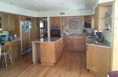 Mountain Club Cabin | Secluded on 9 acres Beautiful 6,000+ Sq. Ft. Cabin, 6 Bd 4.25 Bath