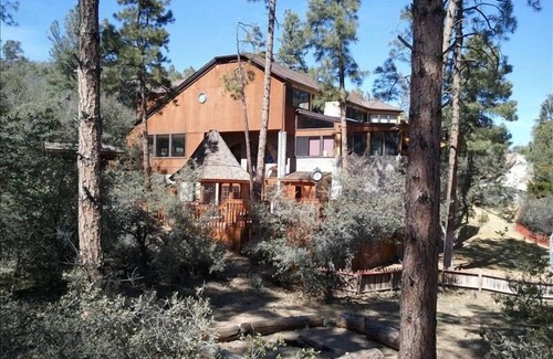 Mountain Club Cabin | Secluded on 9 acres Beautiful 6,000+ Sq. Ft. Cabin, 6 Bd 4.25 Bath