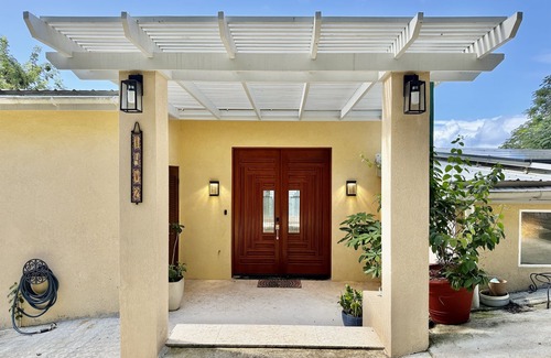 David Point Villa | Secluded Paradise with Stunning Views & Pool