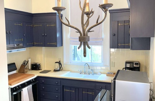 Faubourg Marigny Bed & Breakfast | Secluded private cottage w/courtyard where French Qrtr meets Frenchmen St.