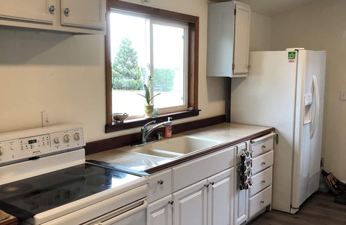 Banks House | Secluded Quiet Country Getaway- The Bunkhouse- Spectacular views and sunsets.