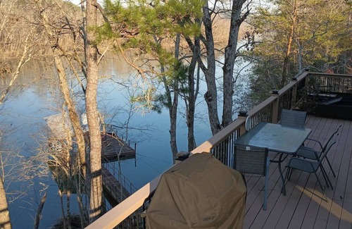 Toccoa House | Secluded Retreat: Lake Hartwelln