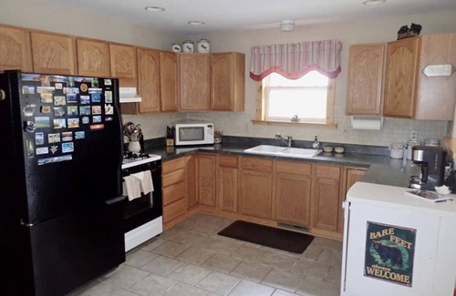 Whitehall House | Secluded-Romantic-Hot Tub-Mountain Top Retreat-Solar Grid-Tie