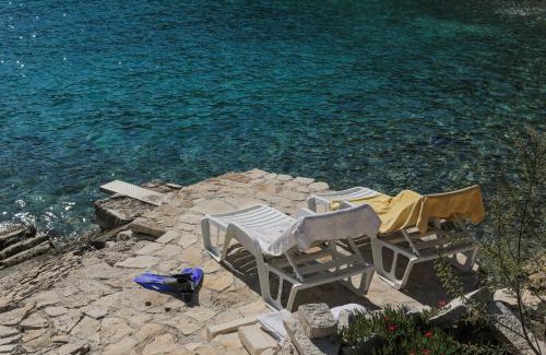 Cove Osibova (Milna) House | Secluded Seaside Holiday Home