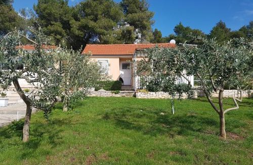 Cove Osibova (Milna) House | Secluded Seaside Holiday Home