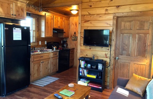 Murphy Cabin | Secluded Setting Conveniently located close to downtown.