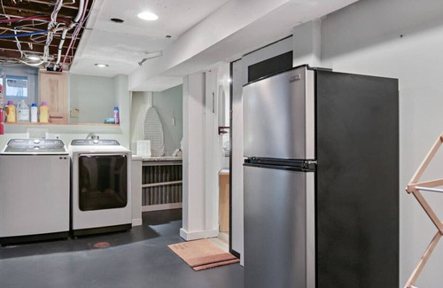 Manito House | Secluded South Hill Suite