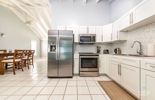 Bottle Creek Apartment | Secluded Villa | Lagoon Views | Private Balcony