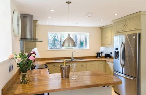 Saint Mary Bourne House | Secluded, warm & cosy cottage - rural but 10 mins easy walk of shop/pubs.