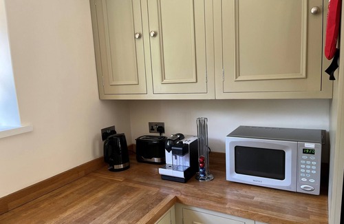 Saint Mary Bourne House | Secluded, warm & cosy cottage - rural but 10 mins easy walk of shop/pubs.
