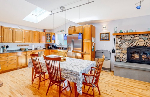 Phippsburg House | Secluded waterfront home with firepit, gas grill, kayaks, dock, balcony, & patio