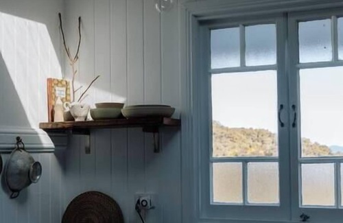Mapleton House | Seclusion, Rest and Romance at Gracie Cottage!