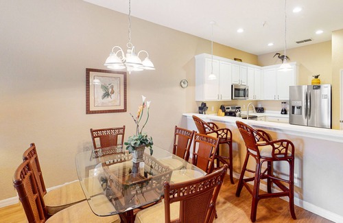 Bahama Bay Condo | Second-Floor Condo w/a Restaurant, Shared Pools, Sauna, Gym, & Tennis Court
