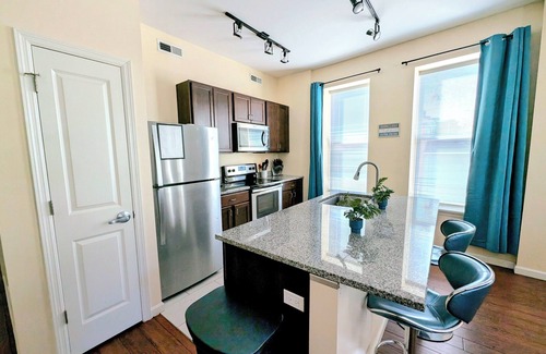 The Gate Apartment | Second Floor King Bed Apartment near at BJC- Gn