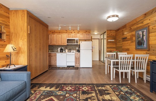 Grand Elk Ranch Condo | Second floor, pet friendly studio in Granby