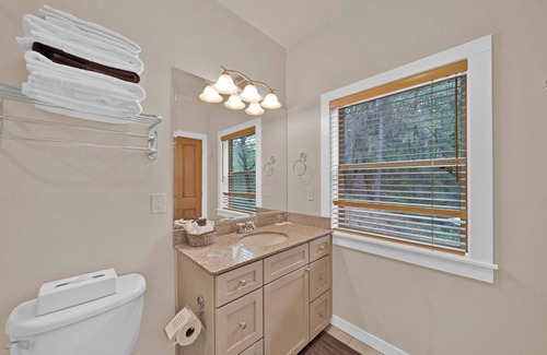 O'Brien Bed & Breakfast | Second story luxury stay with breakfast delivered!