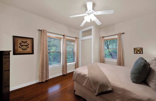 O'Brien Bed & Breakfast | Second story luxury stay with breakfast delivered!