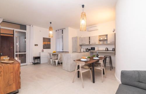Portisco Apartment | Secret Garden House - Happy Rentals