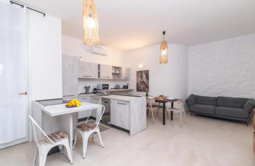 Portisco Apartment | Secret Garden House - Happy Rentals