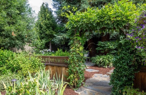 Redwood City House | Secret garden home near Stanford