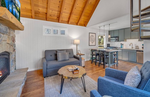 Sunriver House | Secret gem AC, Hot tub, family, great location, bikes, outdoor seating