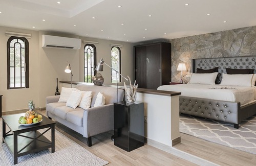 Lance aux Epines Hotel | Secret Harbour Boutique Hotel and Marina