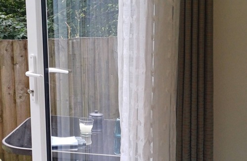 Rhondda Cynon Taff Cabin | Secret hideaway in the beautiful mountains in Llanwonno. One bedroom lodge.