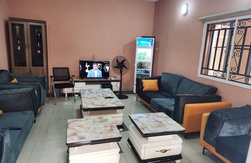 Ofin House | See Good Guest House Enimarire