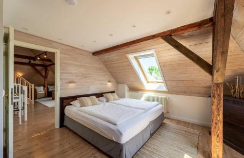 Schwerin Apartment | Seeblick-Dachgeschoss in historischer Villa zentral 4 PAX