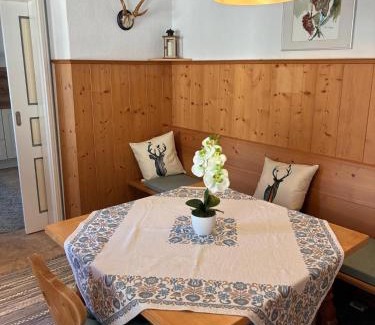 Tegernsee Apartment | Seehäusl mit Badeplatz