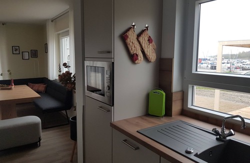Mucheln House | Seehaus "Ankerplatz" in Mücheln, with a direct view of the marina and the lake