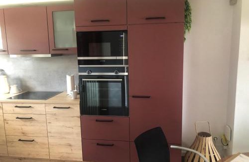 Scheid Apartment | Sehr schöne ufernahe ebenerdige Ferienwohnung Pura Vida auf der Halbinsel Scheid