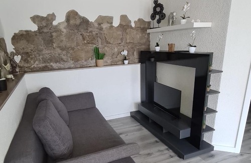 Irslingen Apartment | Sehr schöne, ruhig gelegene Ferienwohnung !!AB 3 TAGE!! in der Nähe des Thyssenkrupp Testturm zu vermieten