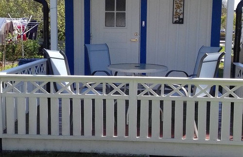 Falkenberg Cabin | SEK 376/night/person. New cottage for rent in FALKENBERG with proximity to everything.