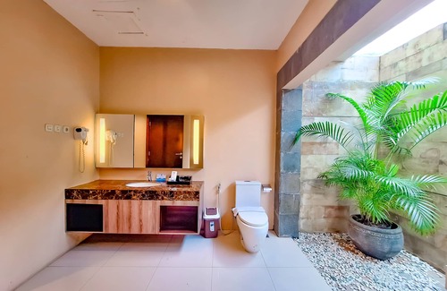 Mlonggo Hotel | Sekuro Village Beach Resort