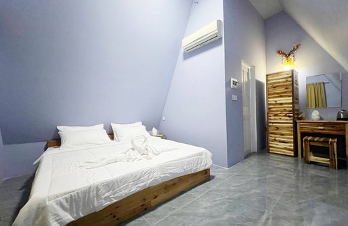 Koh Rong Bed & Breakfast | SELA Bungalow and Italian Restaurant