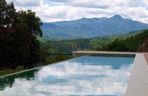 Santa Coloma de Farners Cottage | Self catering Monestir de Sant Salvi for 26 people