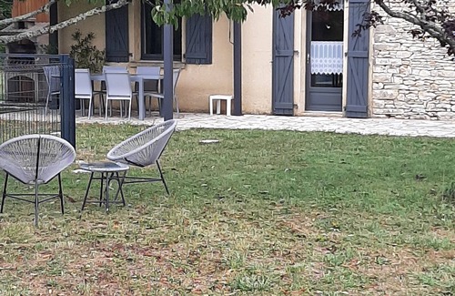 Salviac Cottage | Self-catered Gite located in a hamlet, 1km from the village, pleasant location