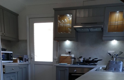 Corby House | Self-catering 5✳entire house, off-street parking, 6 berth