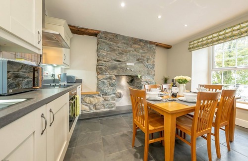 Dyffryn Ardudwy Cottage | Self Catering Accommodation on a Working Farm | Faeldre